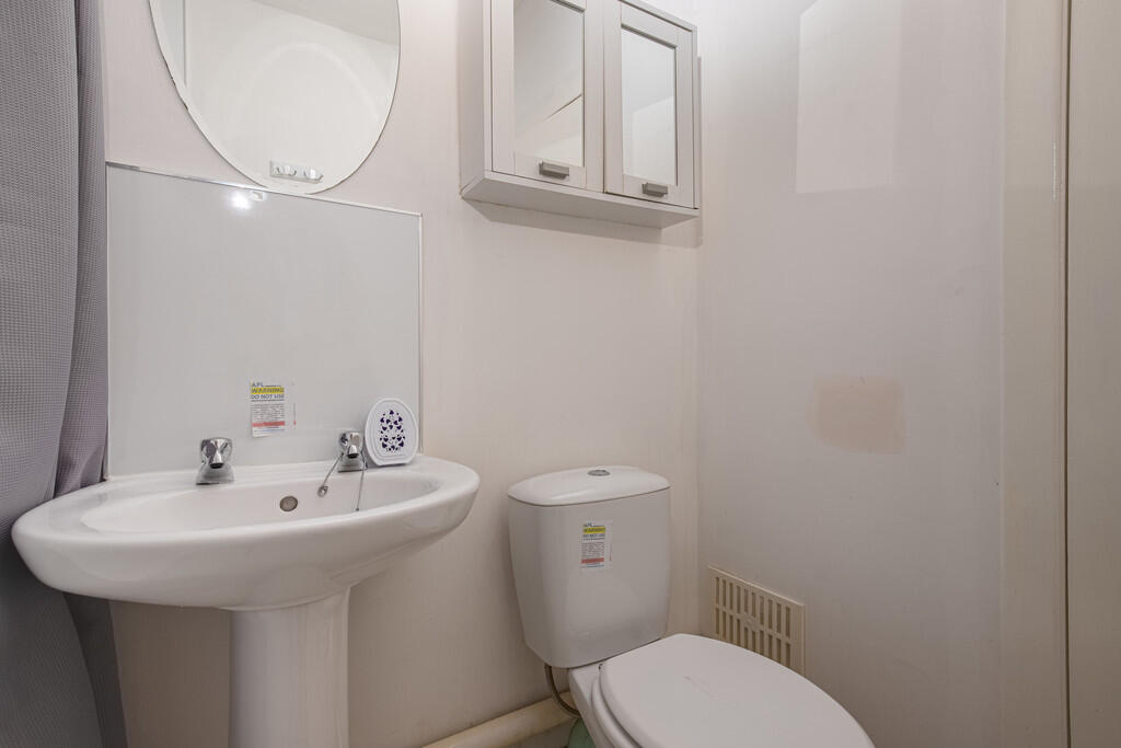 BathroomAngle2