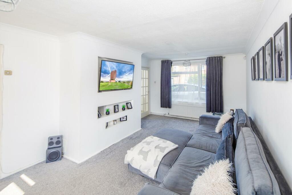 01-living room-2.jpg