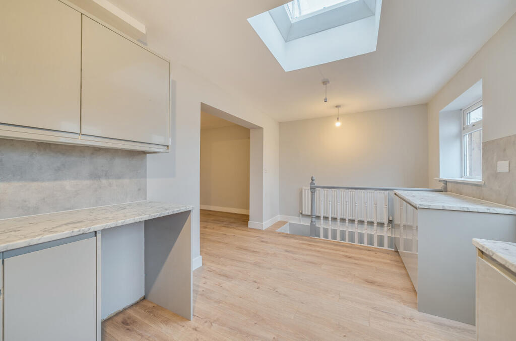 1373831-9-6911f3f...