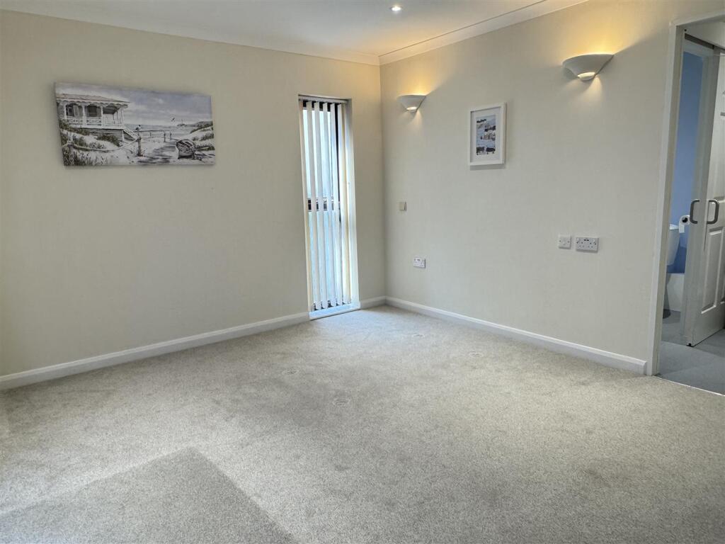 Ground Floor Bedroom/Reception Room