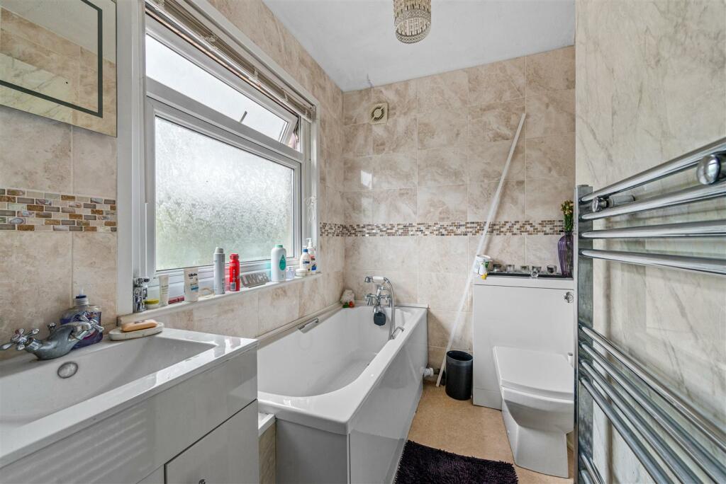 En-Suite Bathroom