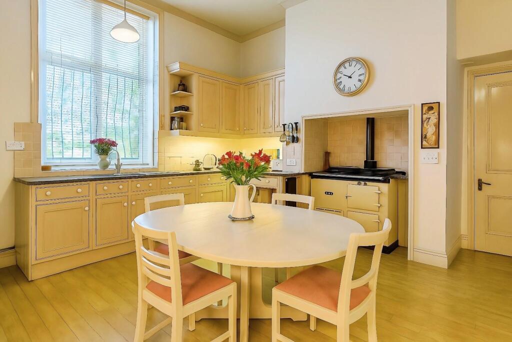 KITCHEN/DINER