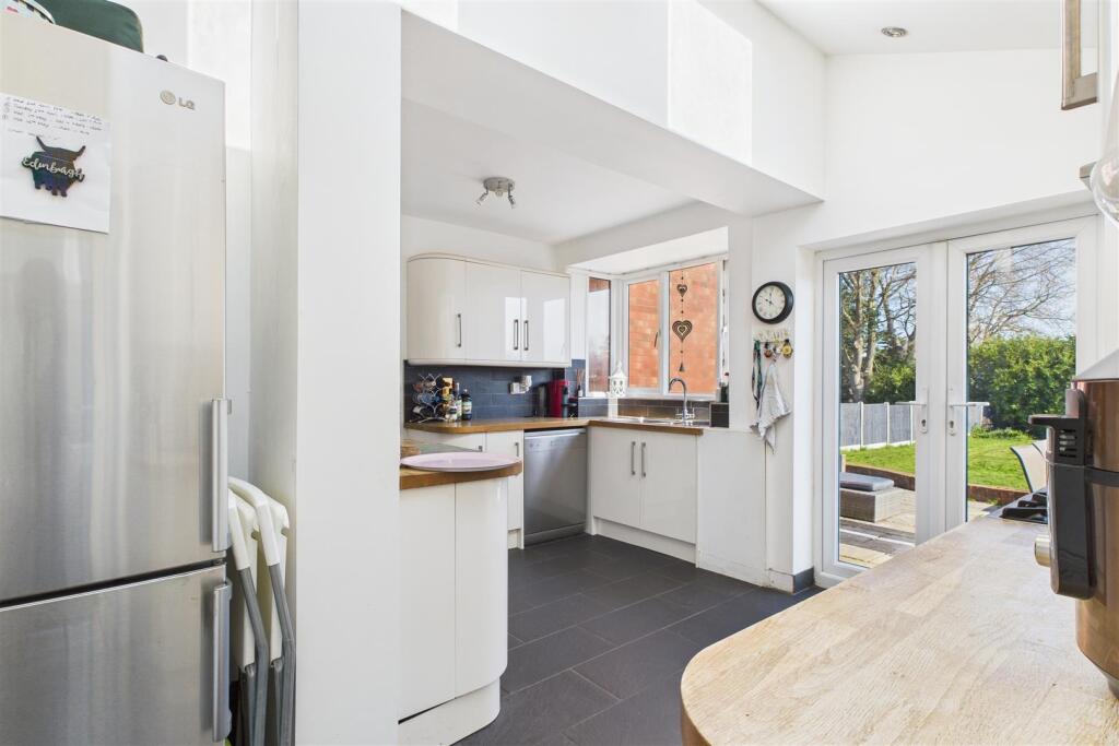 CAM04960G0-PR0009-STILL008 (Large).jpg