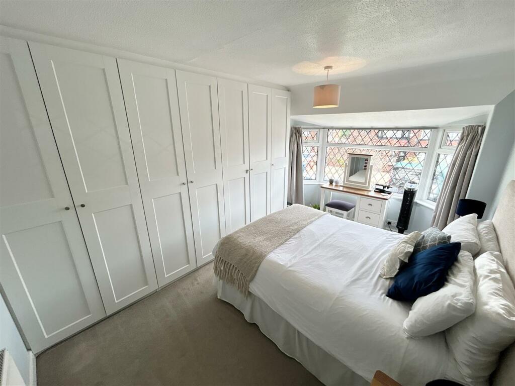 Bedroom 1 2.jpg