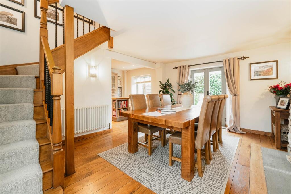 Dining Room-3.jpg