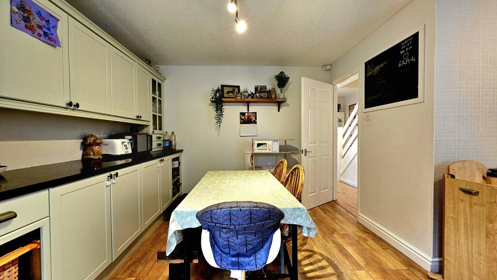 Kitchen / dining room