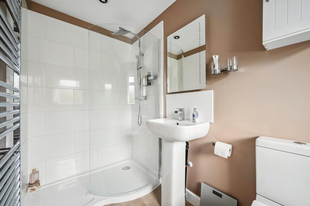 Bedroom One en-suite - shower.jpg