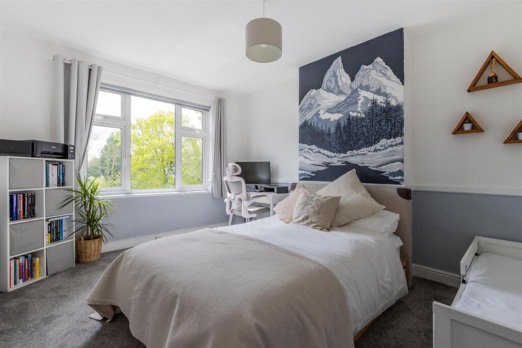 Ambleside Avenue 7-16.jpg