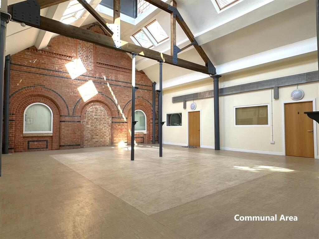 Internal: Communal Area 378