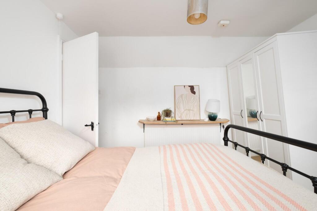 Flat 4, 5 Berkeley Crescent, BS8--3.jpg