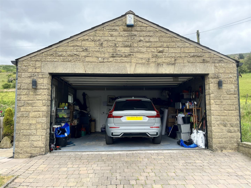 Detached Garage
