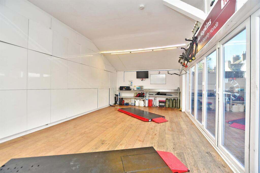 Workshop/Outbuildings