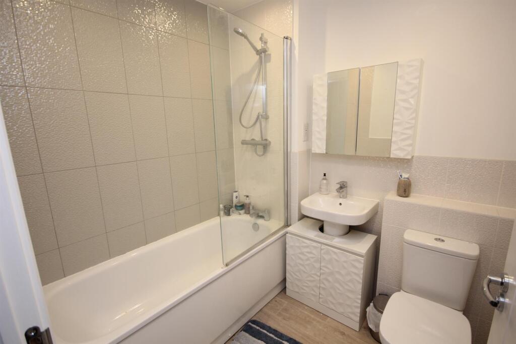 Bathroom.JPG