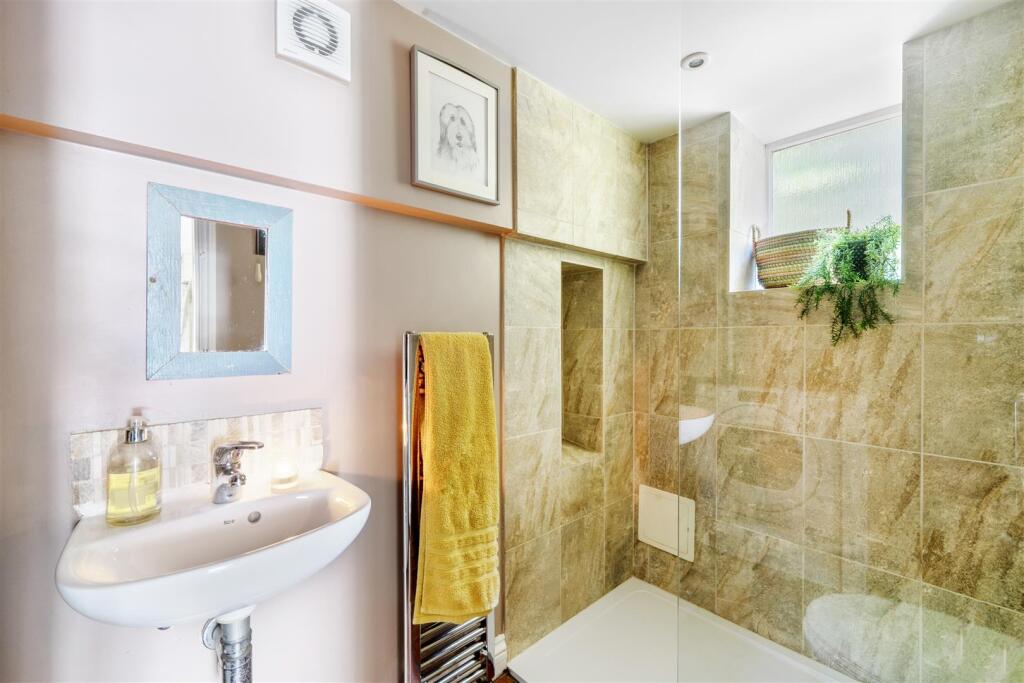 Shower Room.jpg