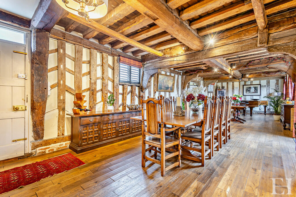 8643202-interiorW...