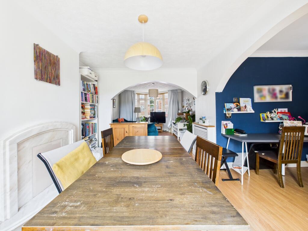 CAM05192G0-PR0133-STILL003