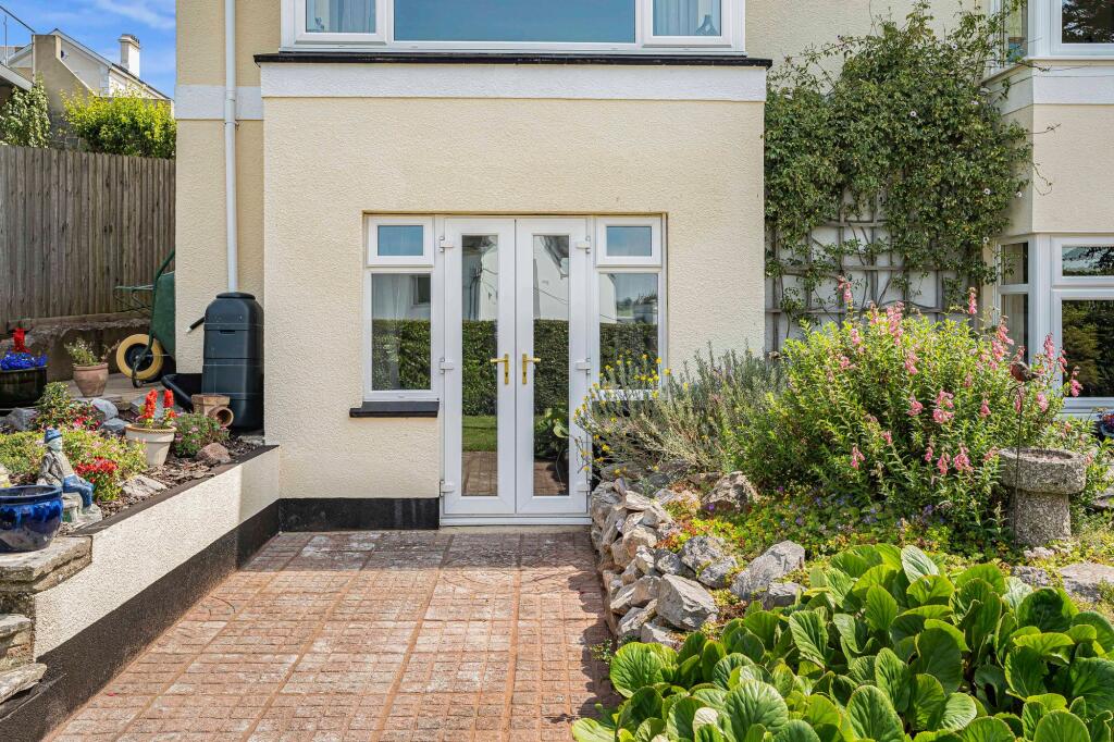 Access to Garden Room