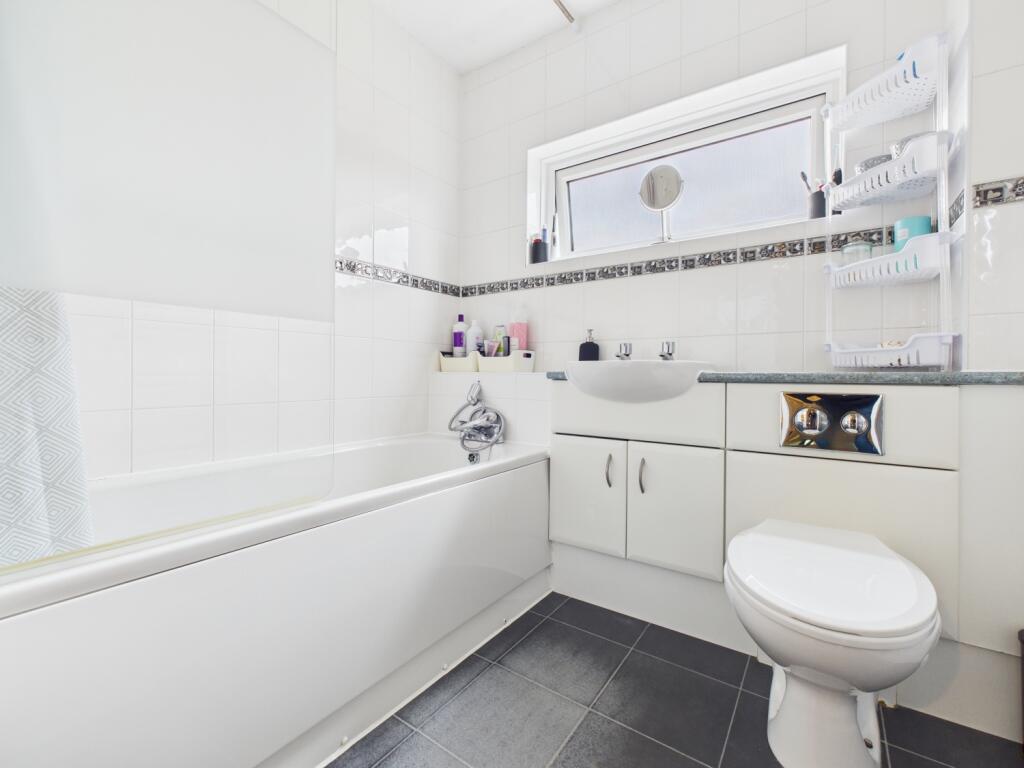 CAM03729G0-PR0152-STILL013