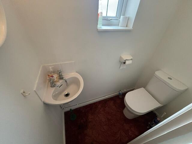 Cloakroom/wc