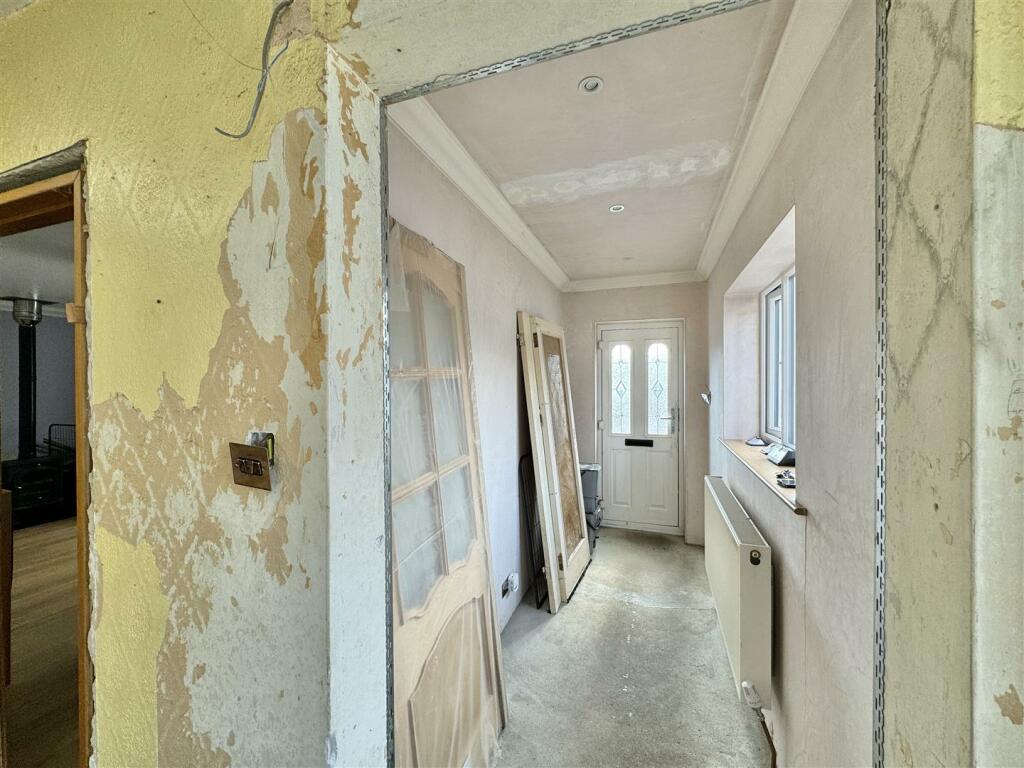 Entrance hall.jpg
