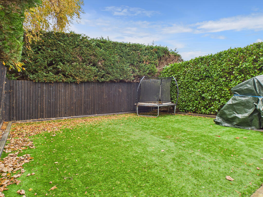 CAM01984G0-PR0527-STILL002