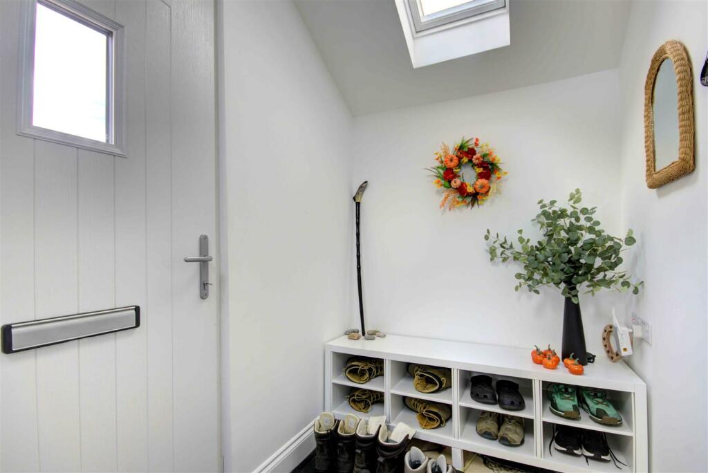 ENTRANCE PORCH