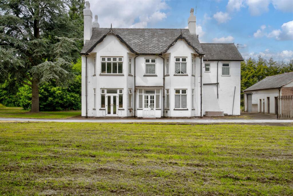 Bryn Hall, Bryn Gates Lane, Bamfurlong-119.jpg