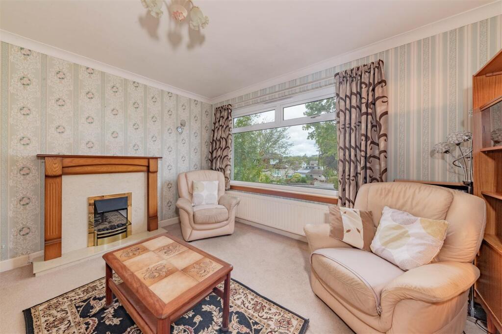 35 Falkland Crescent BF-10.JPG