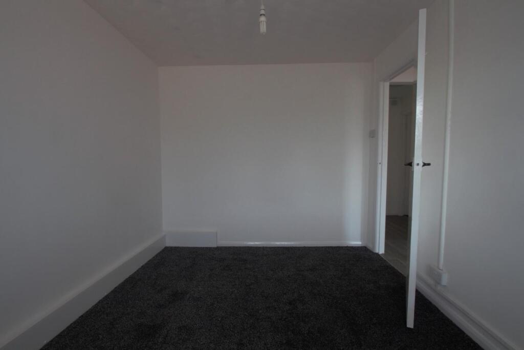 Bevan Rise Bedroom 1.jpg