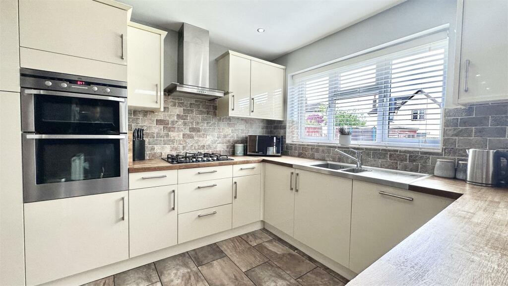 Kitchen .jpg