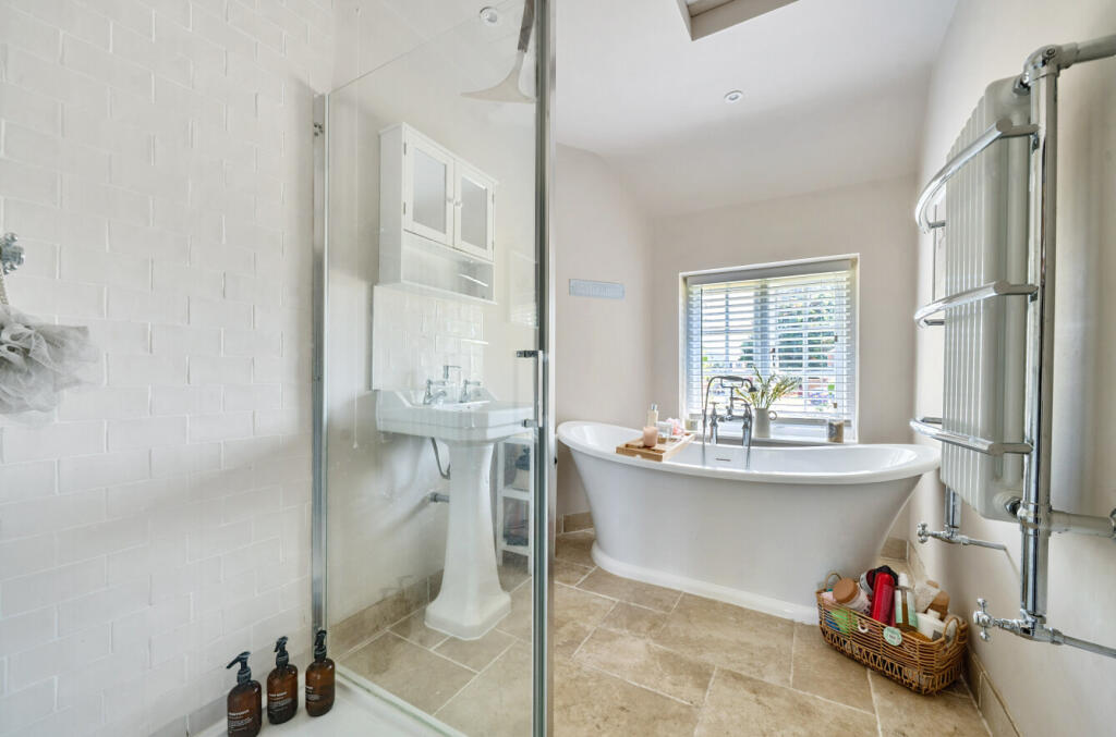 1310659-28-686279...