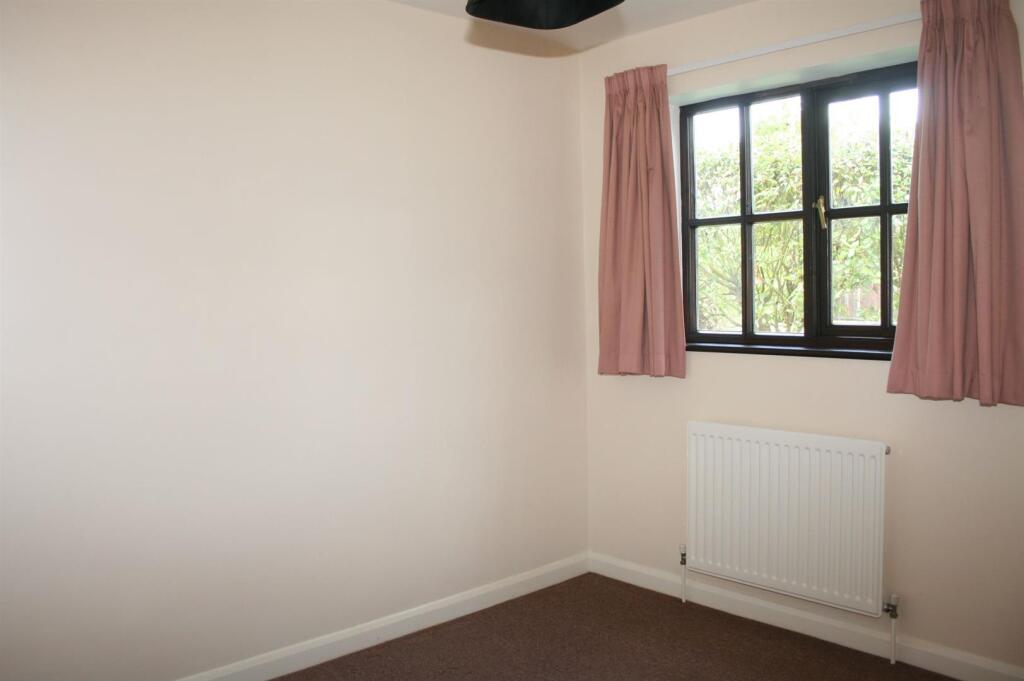 Poplars Close Bed 2.jpg
