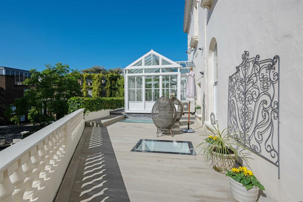 1a Warrington Crescent Hi-31.jpg