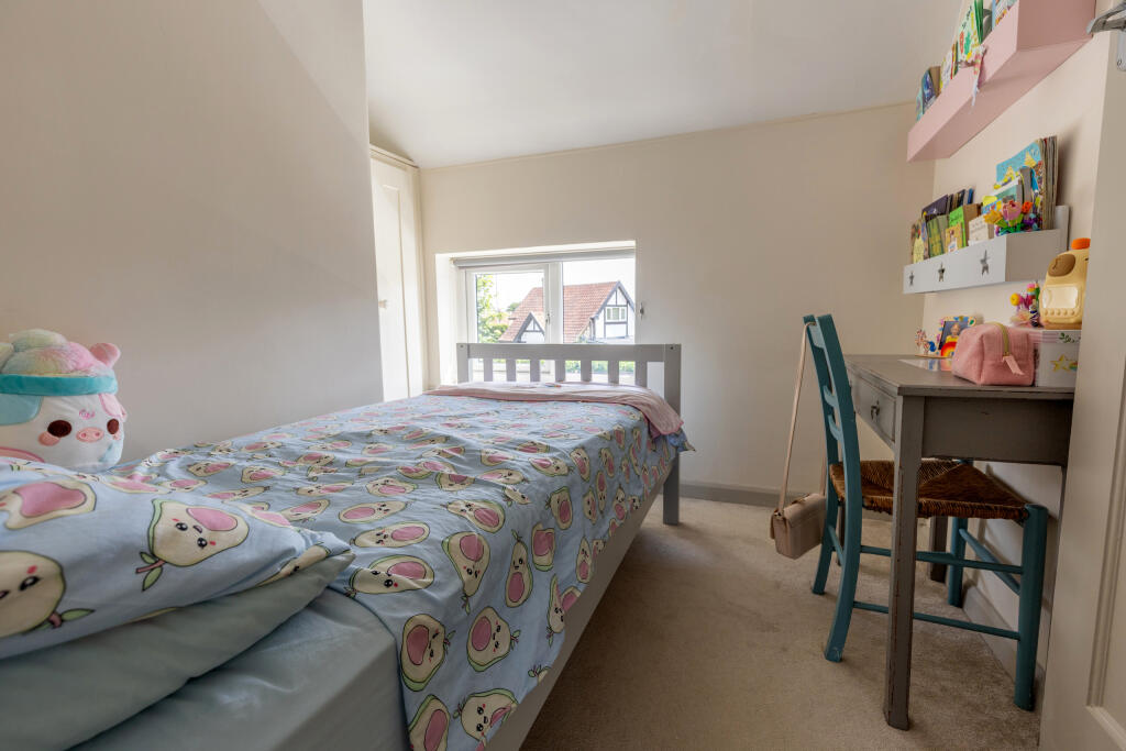 33 Margtson Avenue--19