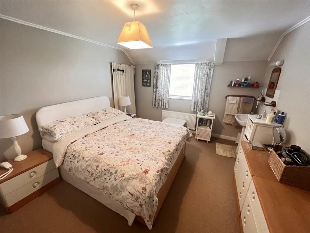 bed 3.JPG