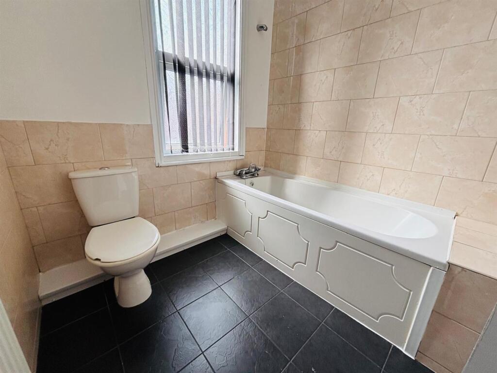 Bathroom / WC: