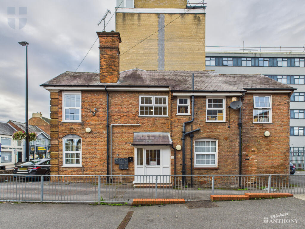 CAM03852G0-PR0459-STILL011