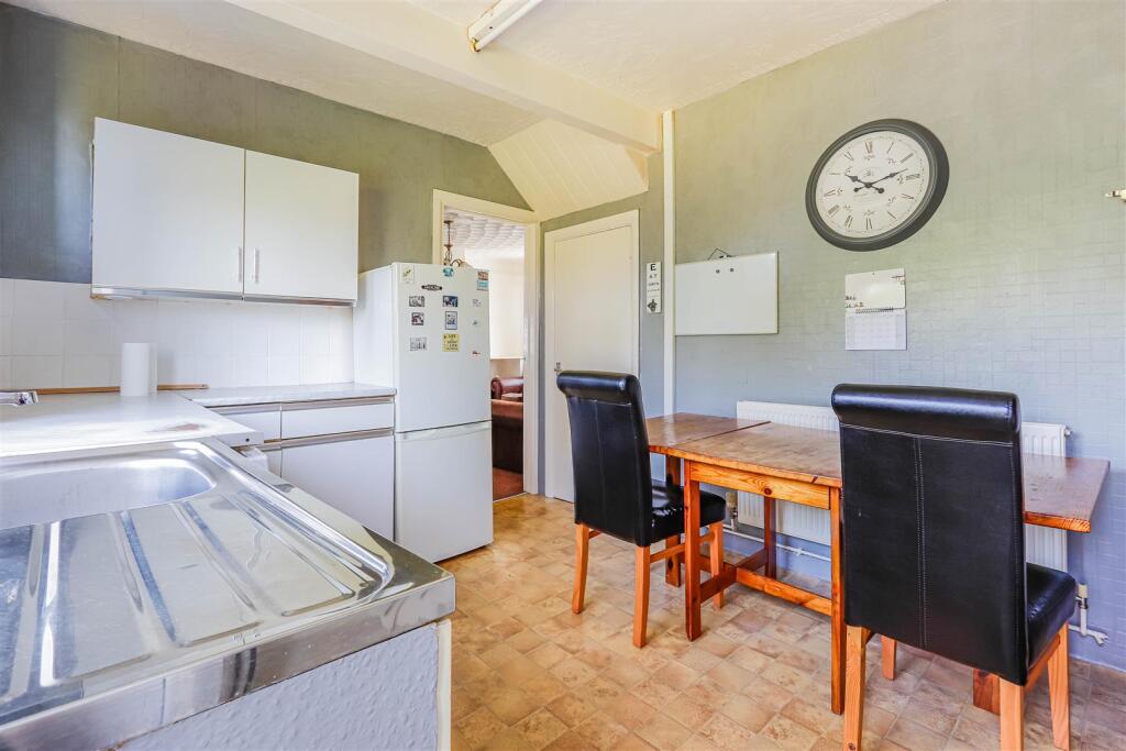 Caradoc Avenue_-2.jpg