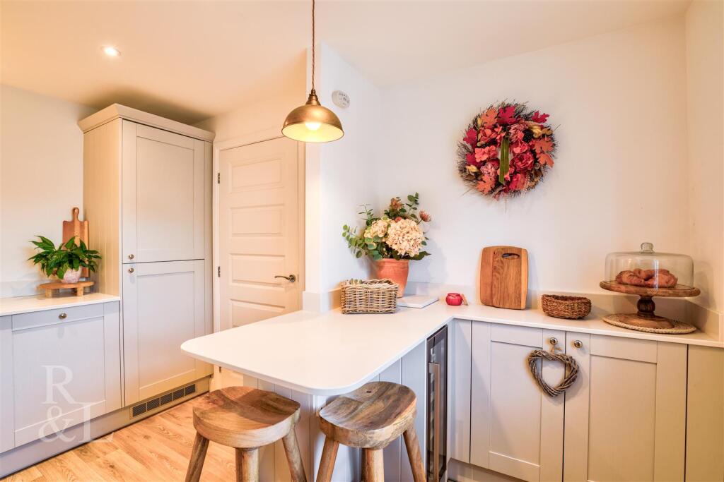 25 Maygreen Avenue (16).jpg