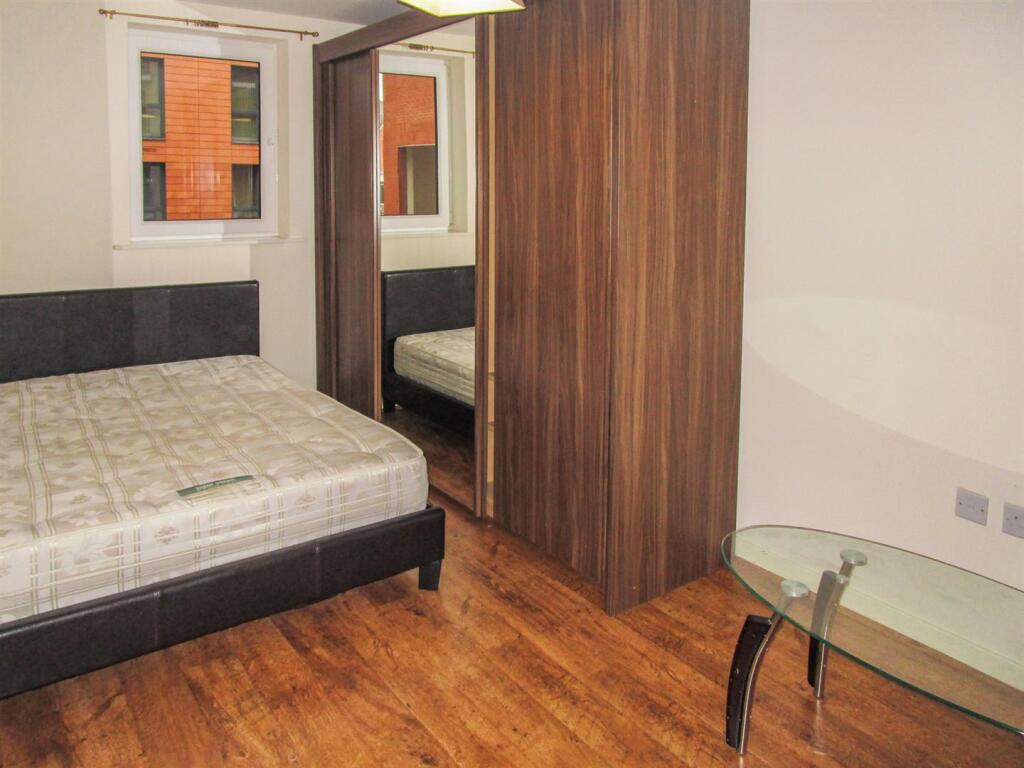 main bedroom.jpg