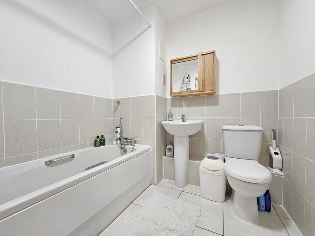 Bathroom.jpg
