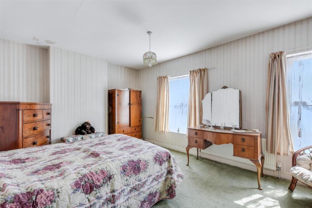 Bedroom 1.jpeg