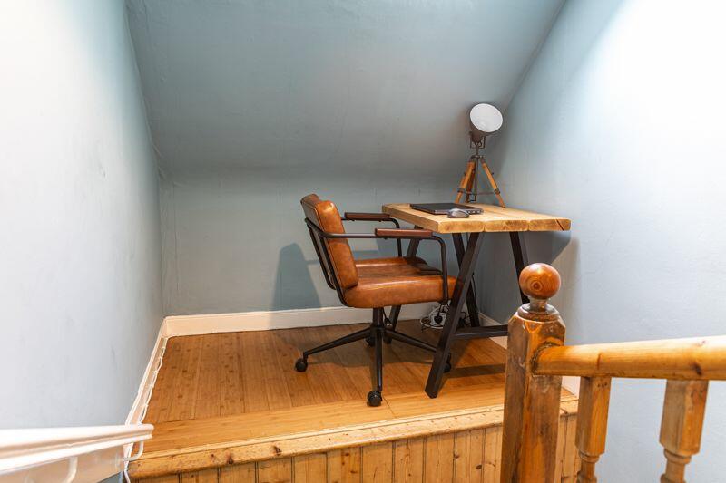 Landing/Work Station