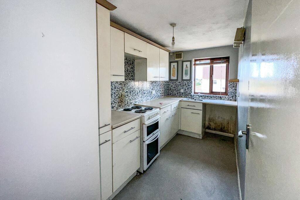 16 Loughman Close, Kingswood, Bristol, BS15 4BZ