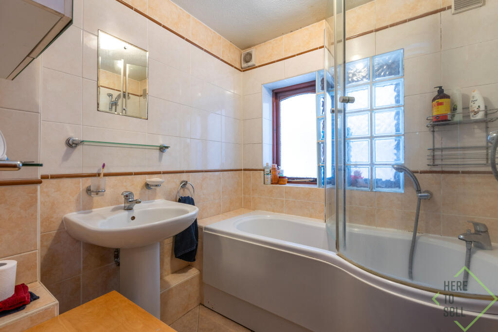 1 Barclay Court, 15 Dale Grove, N12 8XB-14