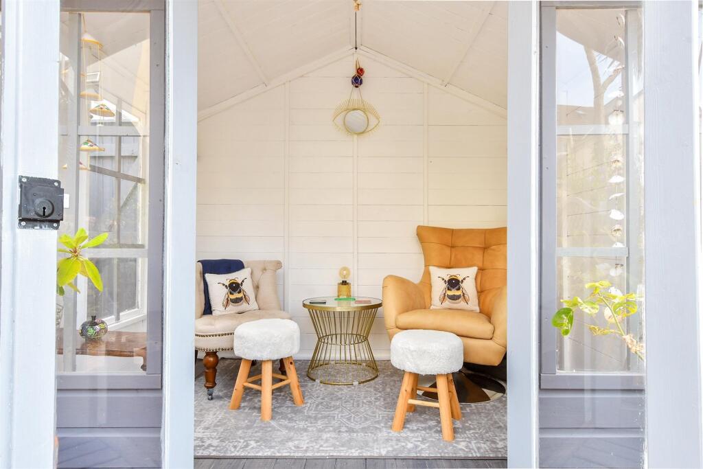 External Lifestyle Photograph