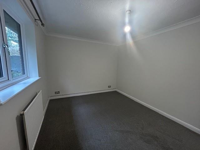 8 Scarlet Oaks bedroom 2.jpg