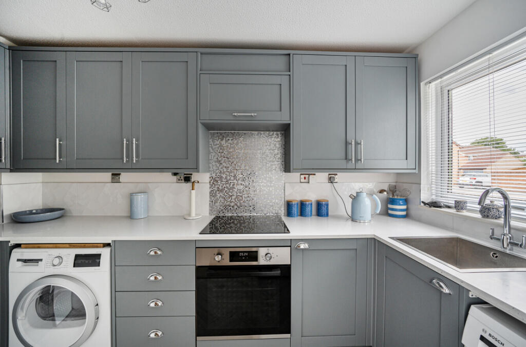 1330109-8-688784d...