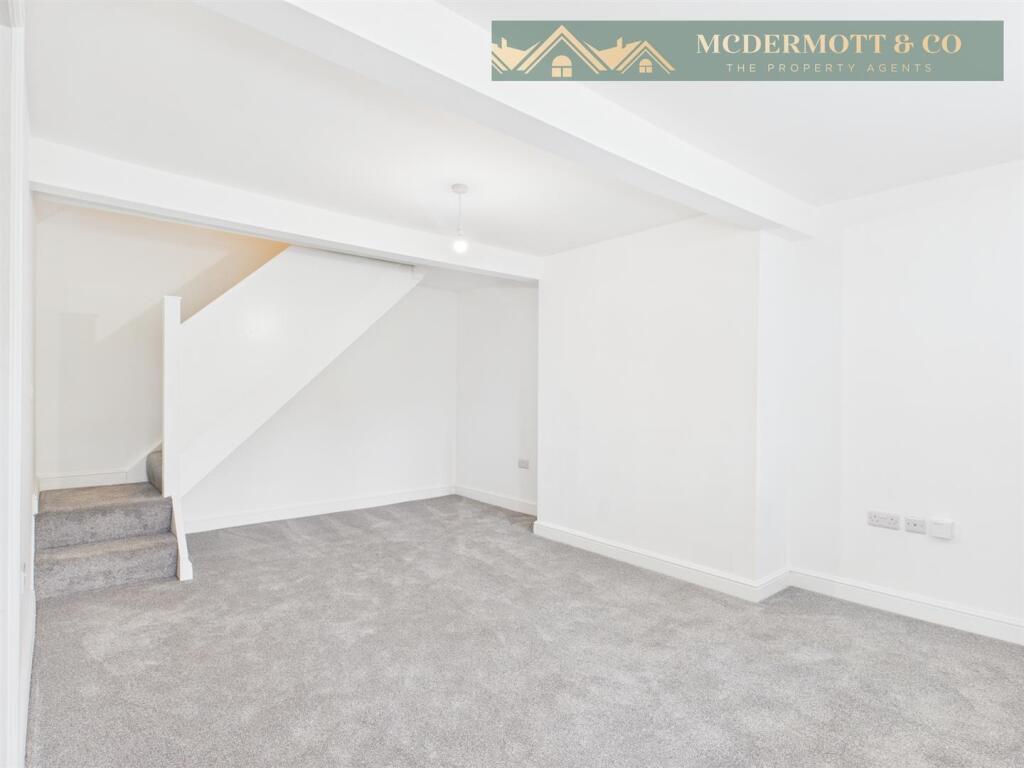 APARTMENT 50
