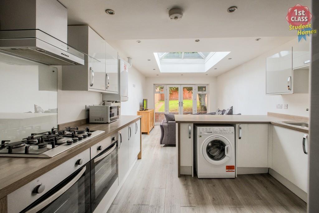 Kitchen/ Living Room